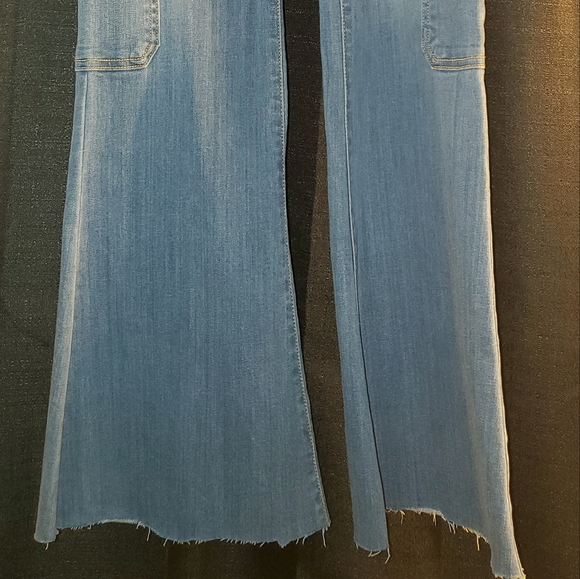 Cello Low Rise Flares SZ 5 Faux pockets but pockets on side of jeans raw hem - Picture 5 of 9